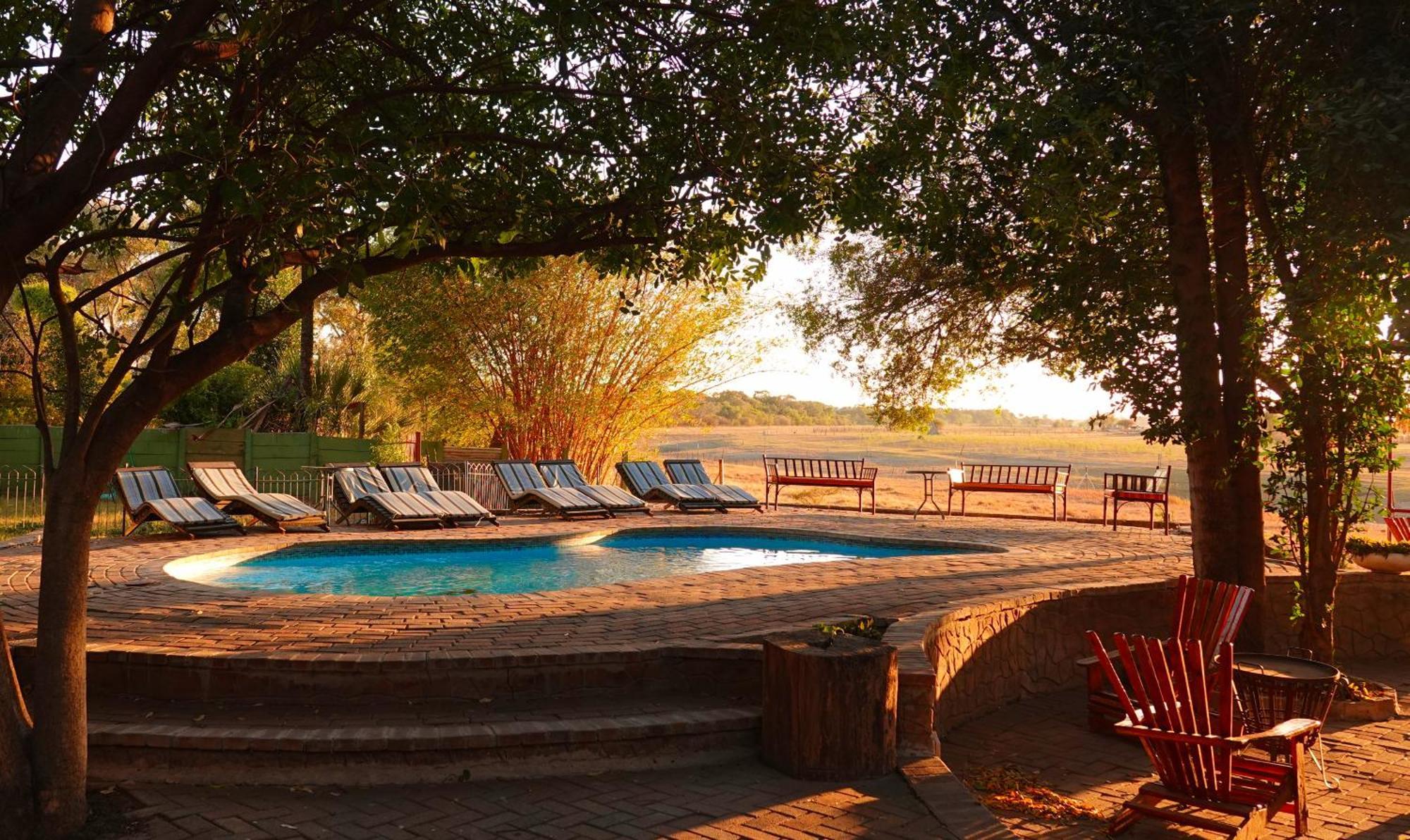 Island Safari Lodge Maun Bagian luar foto