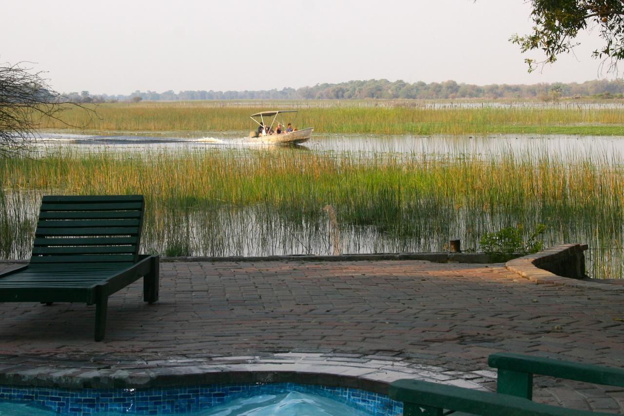 Island Safari Lodge Maun Bagian luar foto