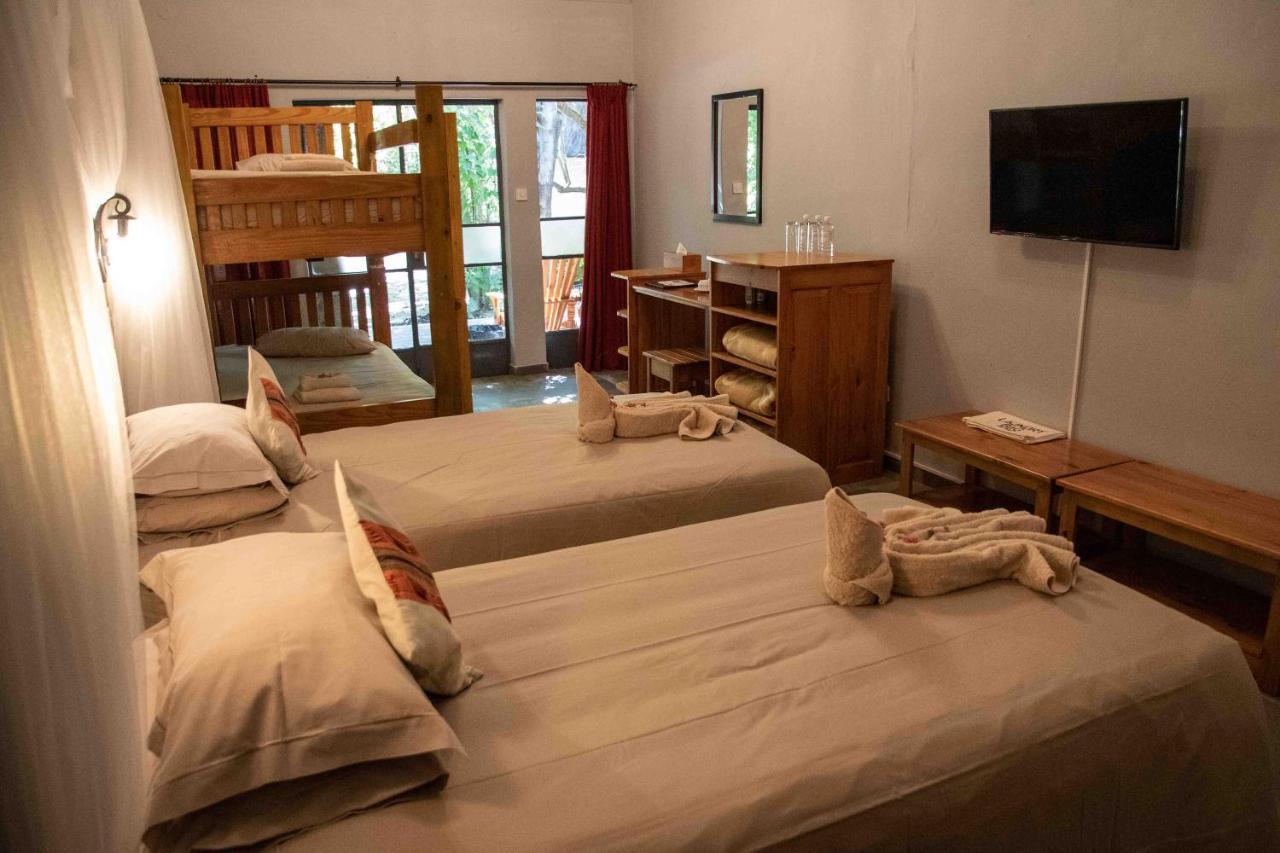 Island Safari Lodge Maun Bagian luar foto