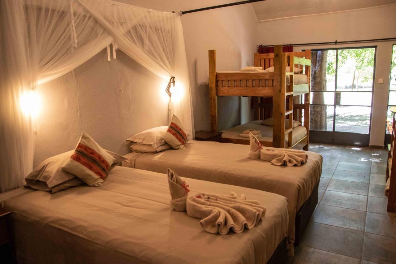 Island Safari Lodge Maun Bagian luar foto