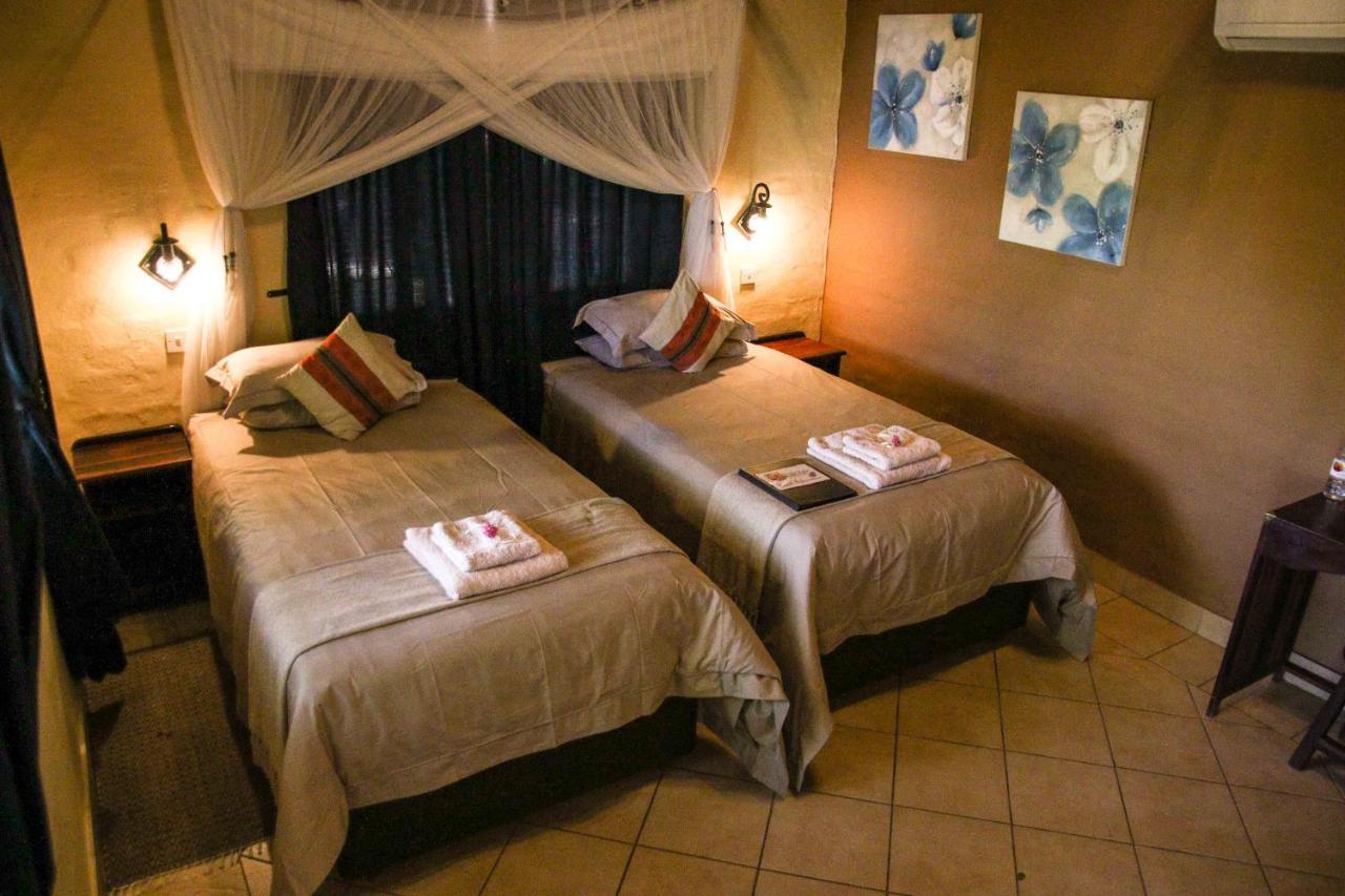 Island Safari Lodge Maun Bagian luar foto