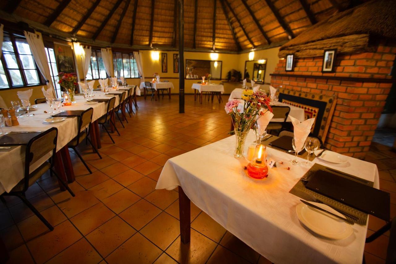 Island Safari Lodge Maun Bagian luar foto